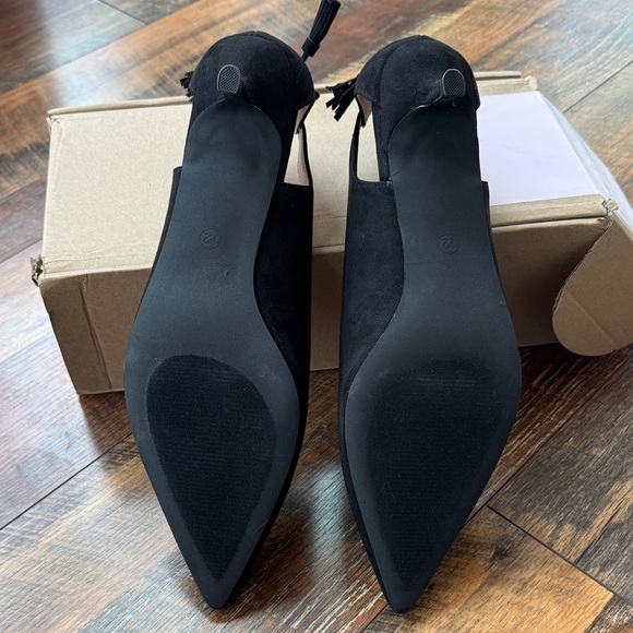 Journee Collection Black Heels with Ankle Tie - Picture 4 of 6